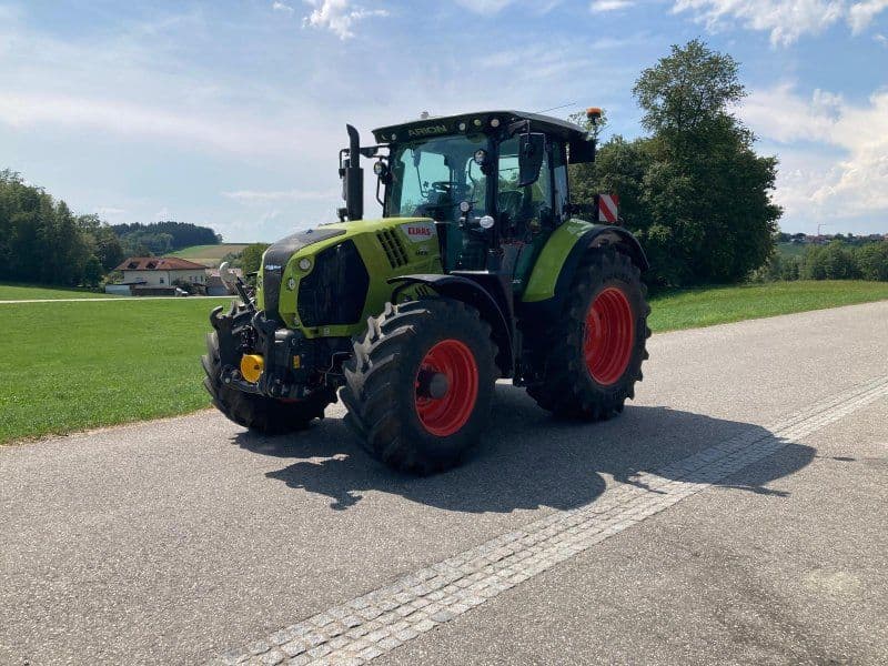 Claas Arion 530