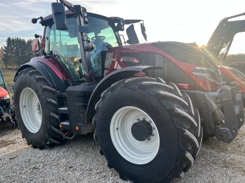 Valtra Q265