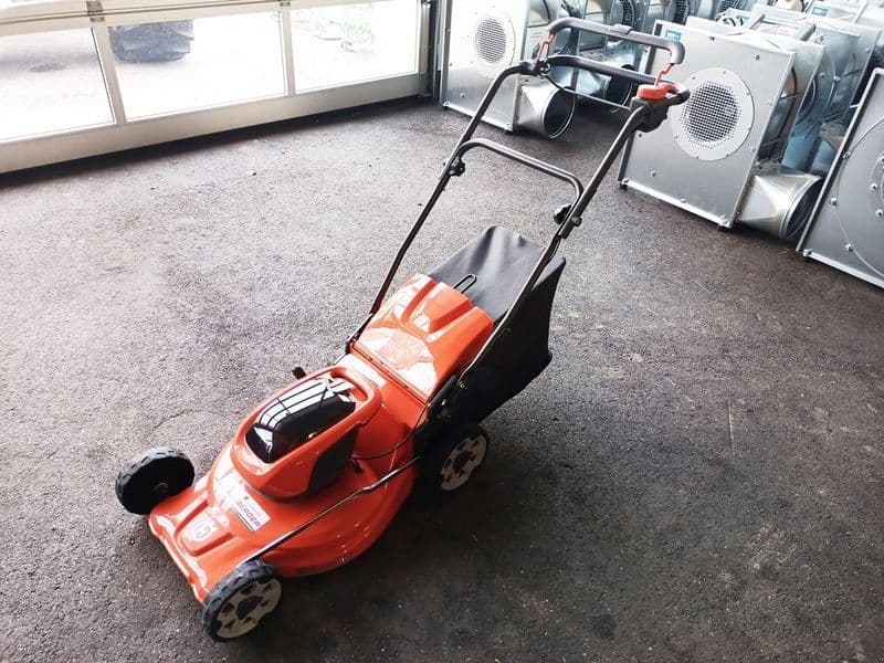 Husqvarna LC 142IS Akku Rasenmäher