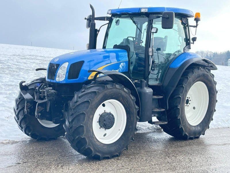 New Holland TS135A