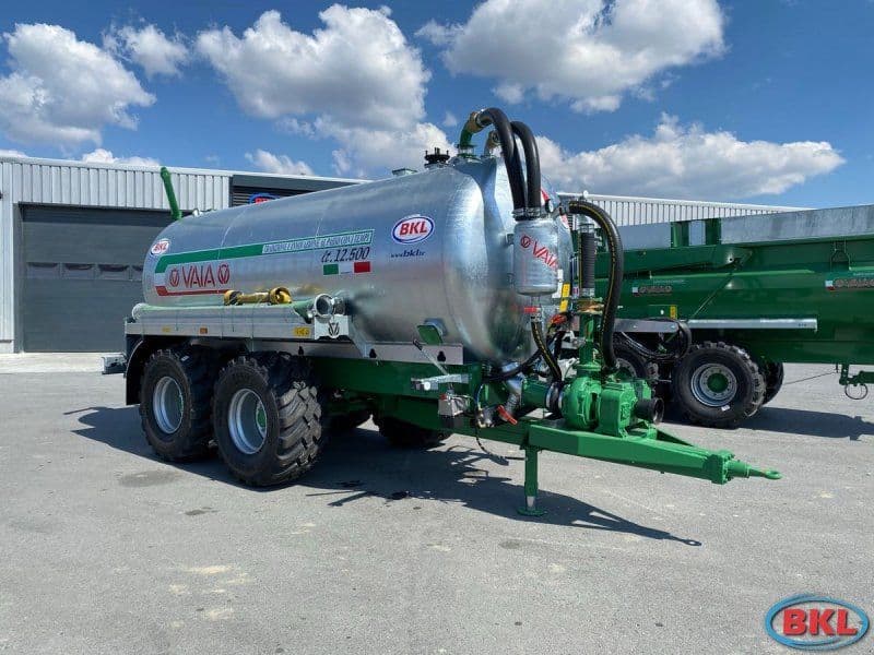 Vaia Mb 120 mit Güllewerfer Vakuumfass