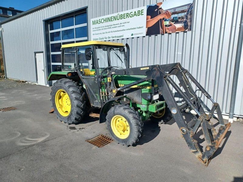John Deere 1750 mit Forstaufbau