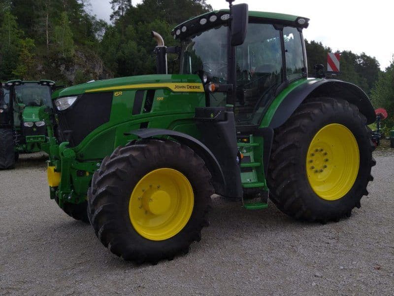John Deere 6R 195