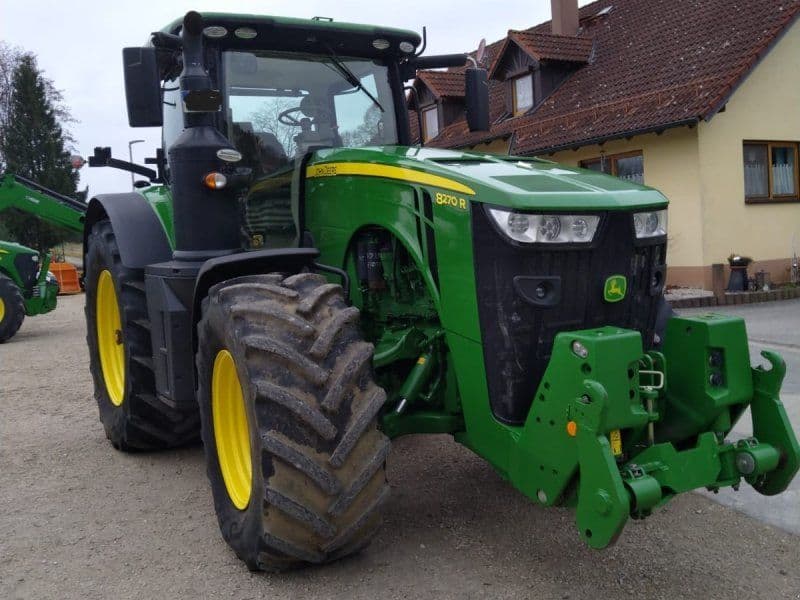 John Deere 8270R