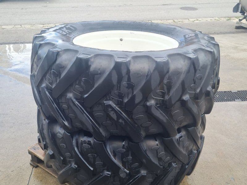 BKT Kompletträder 480/70R28 Agrimax RT 765