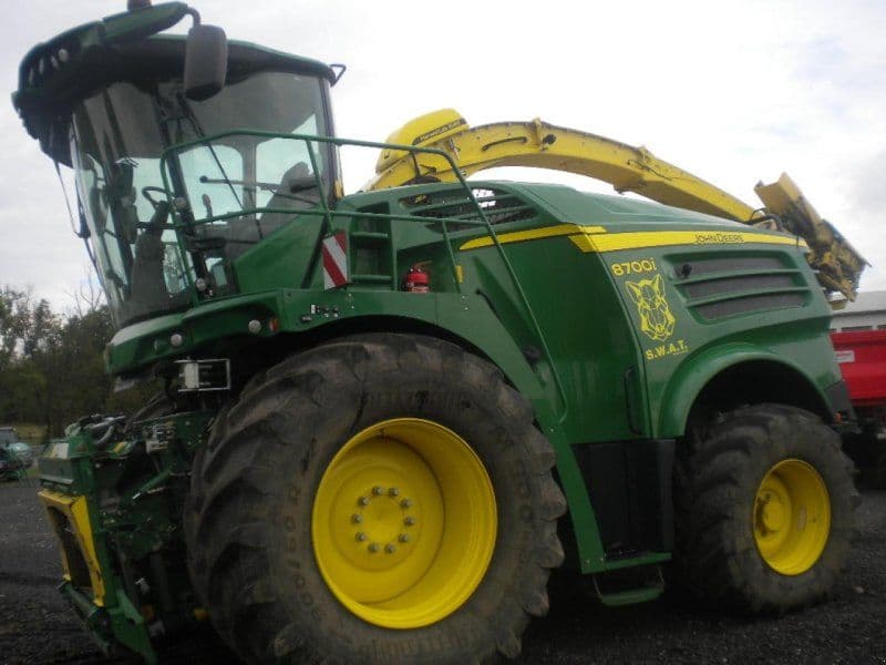 John Deere 8700i + Kemper 390