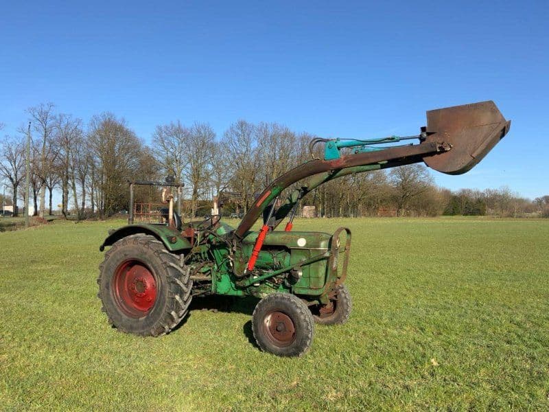 Deutz-Fahr D 6005 mit Frontlader