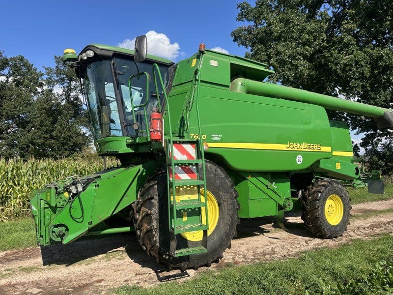 John Deere T670
