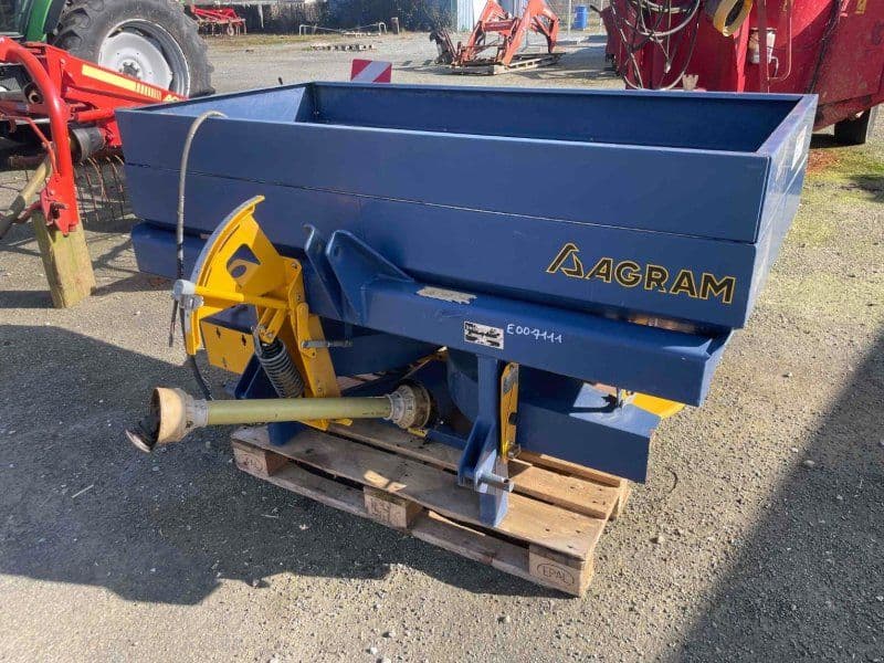 Bogballe Distributeur d'engrais DISTRIBUTEURAENGRAIS . Bogb