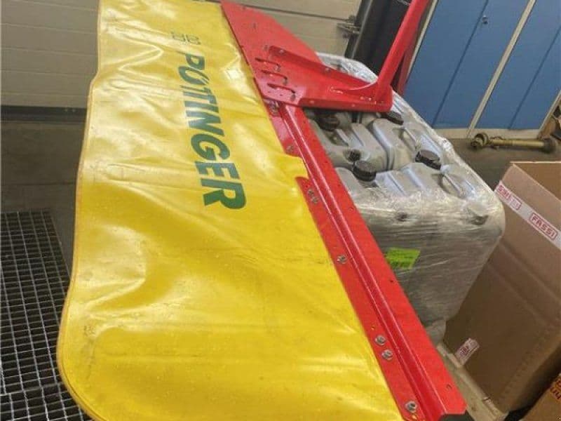 Pöttinger Schwadtuch zu Novacat 302 Cross Flow