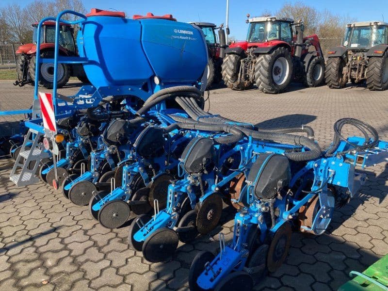 Lemken Azurit 9 mit Fronttank