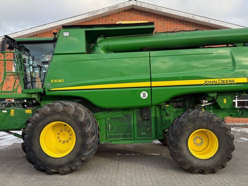 John Deere S690 + 30” 630R skærebord