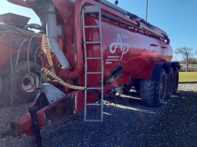 AP 25M3 TÅRN OG LIFT