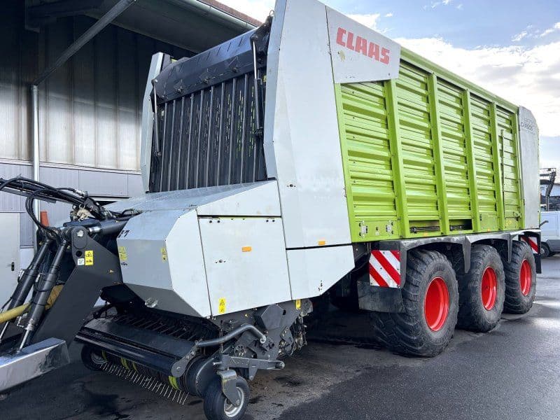 Claas Cargos 9500 Tridem auch mit Dosierwalzen zu haben