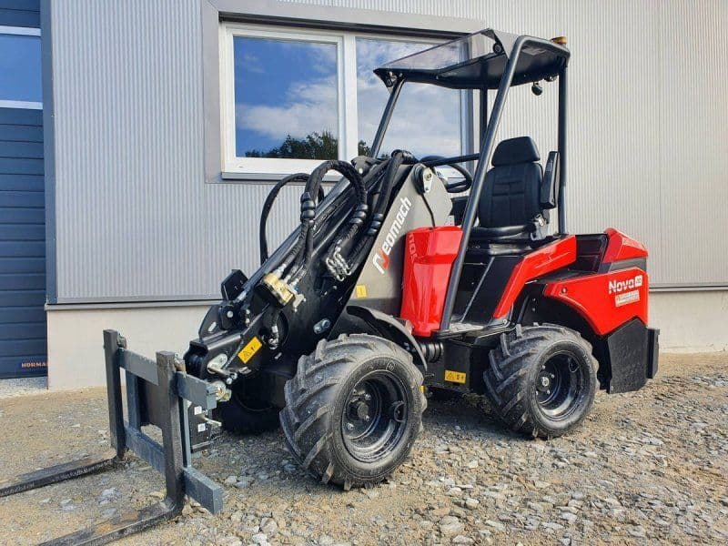 Neomach NOVA X30  Knicklader Hoflader