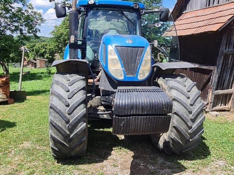 New Holland T7050
