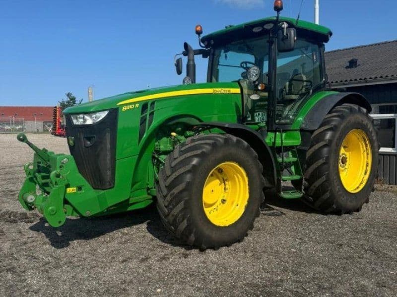 John Deere 8310R
