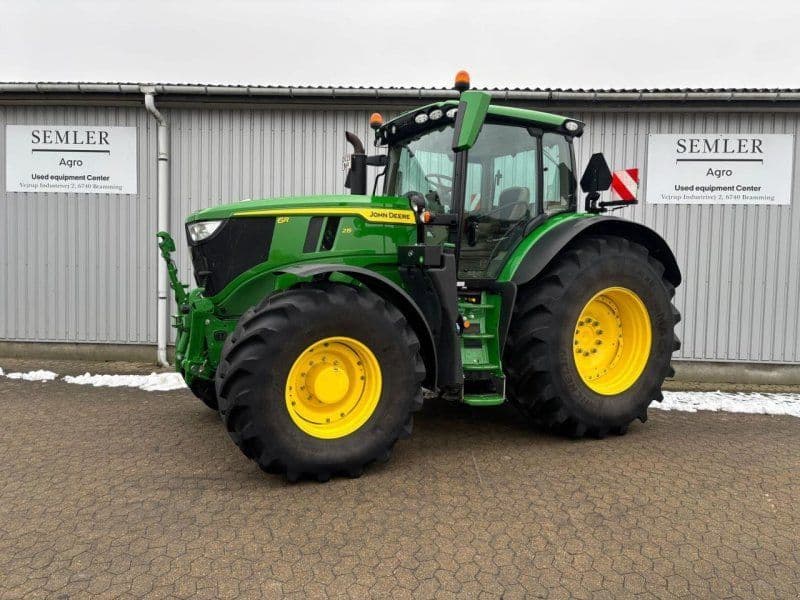 John Deere 6R 215