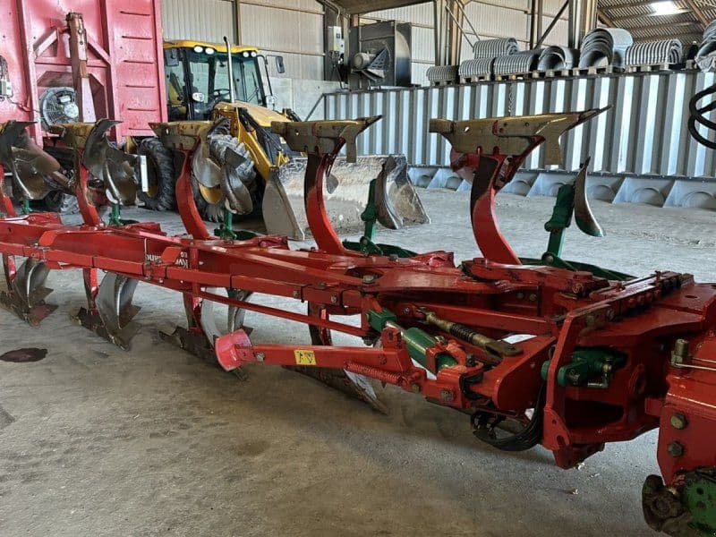Kverneland 100 5 furet med variabel furebredde. Årg. .