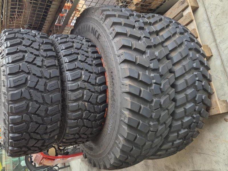 Kubota KOMMUNALBEREIFUNG 400/80R28  315/75R16