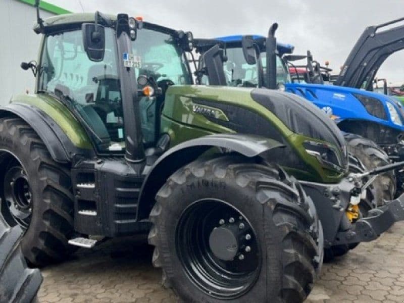 Valtra T215A