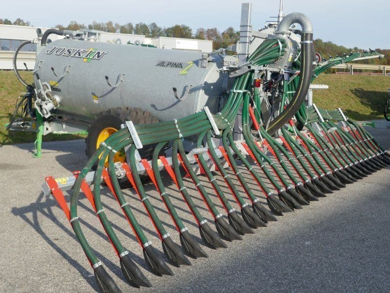 Joskin Alpina 2 6000 S + Vogelsang UniSpread 7,5 m