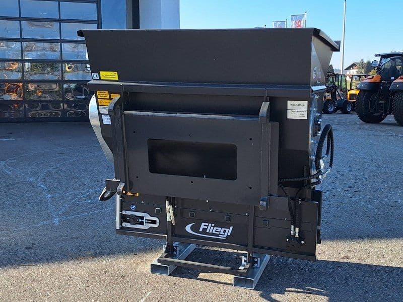 Fliegl AgroCenter Einstreuschel 175