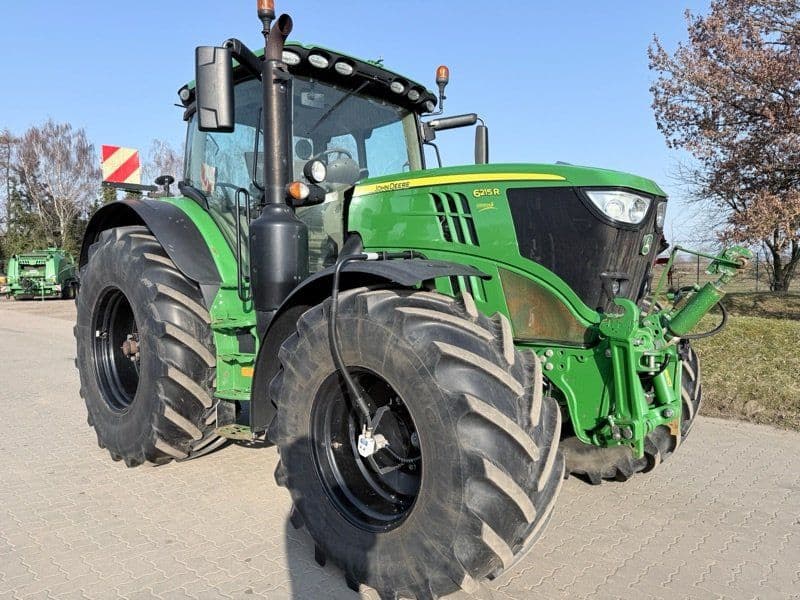 John Deere 6215R