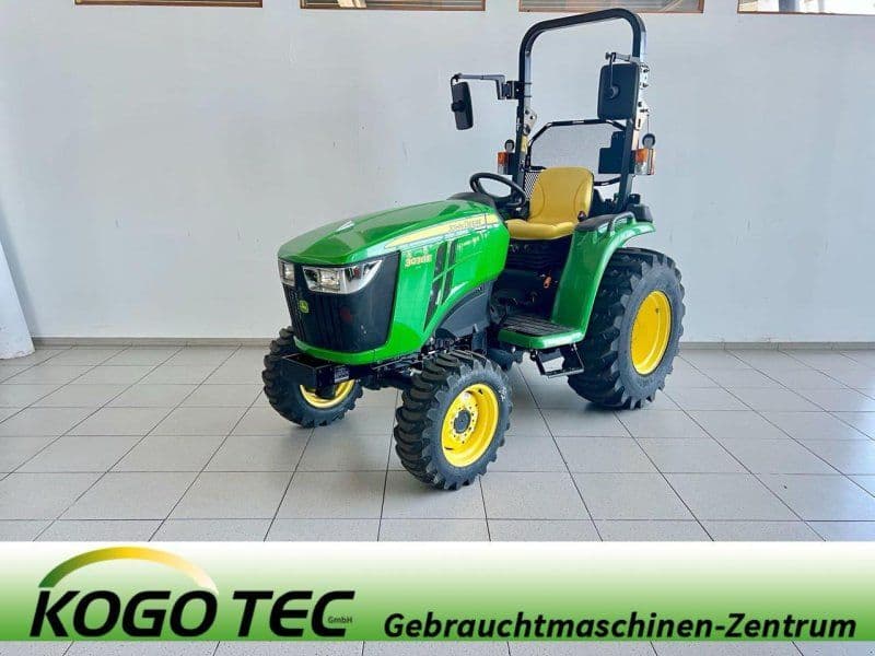 John Deere 3038E