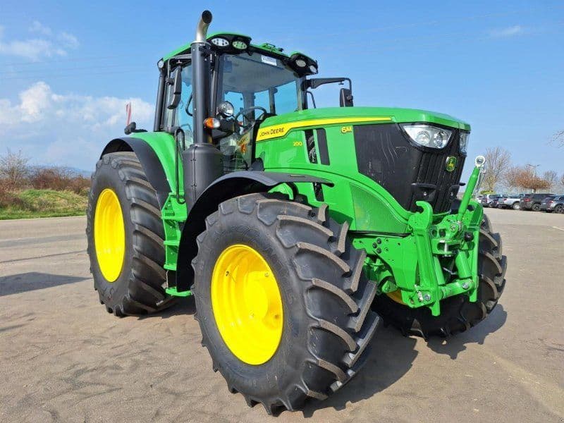 John Deere 6M 200