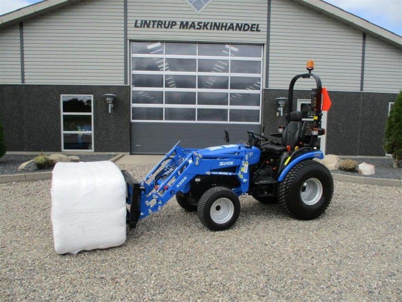 Solis 26 HST med fuldhydraulisk frontlæsser på