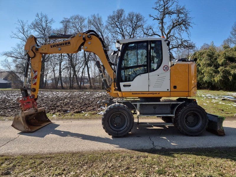 Liebherr A 910 Compact Litronic