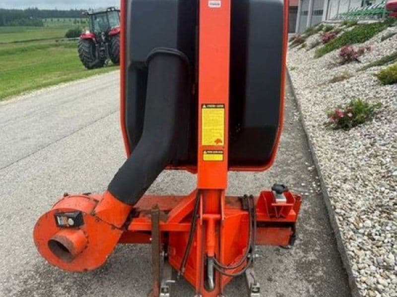 Kubota Absaugung mit Hochentleerung