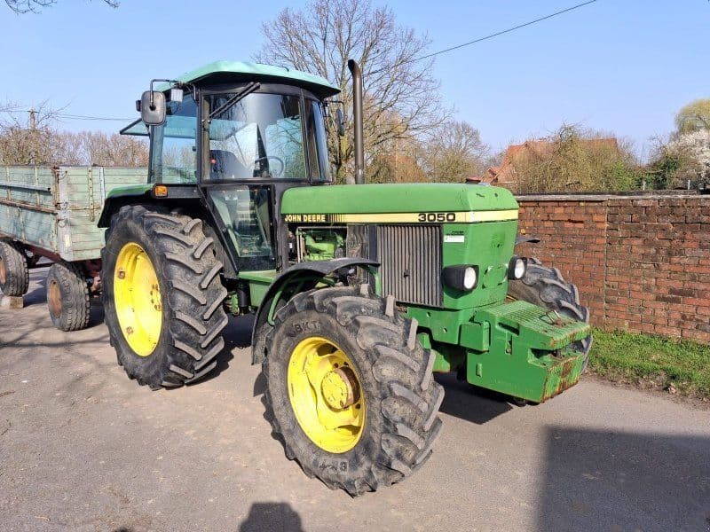 John Deere 3050