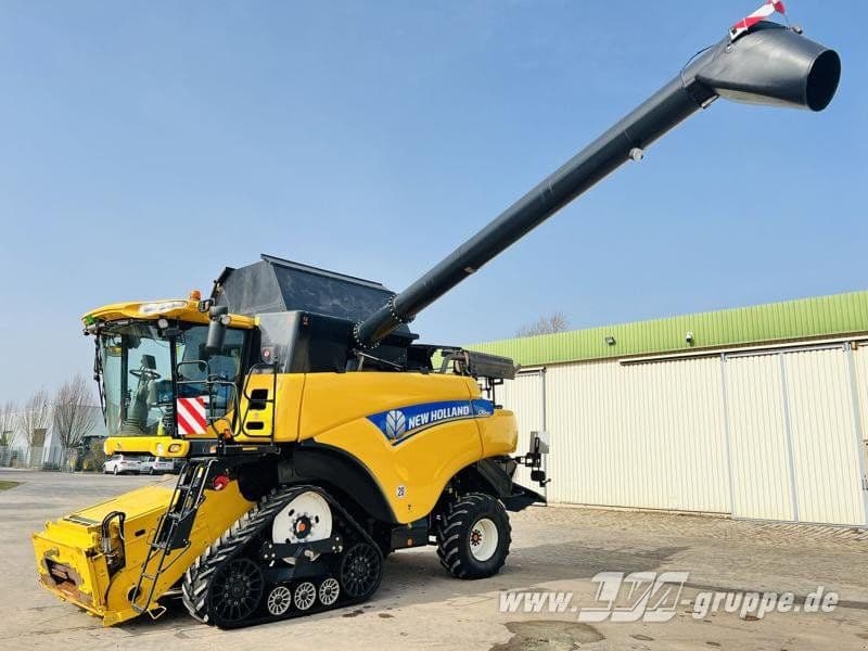 New Holland CR8080