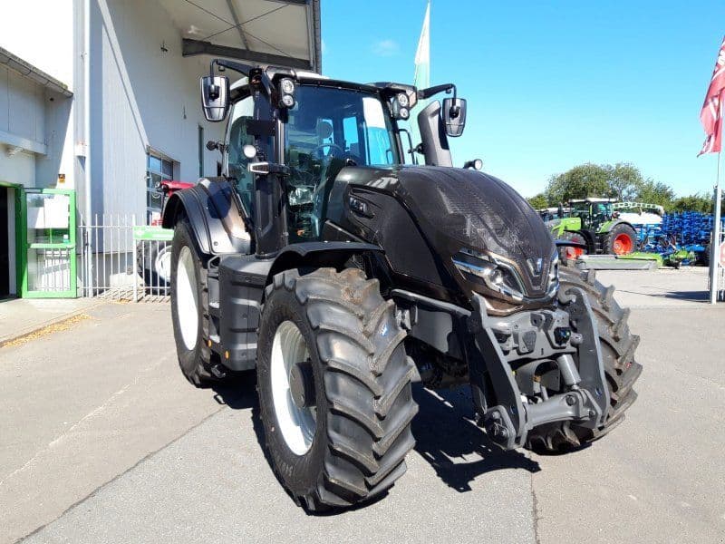 Valtra Q265