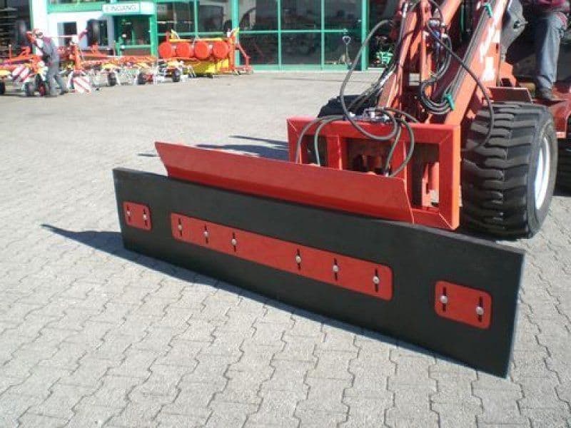 Fuchs VARIO Gummischieber für Hoftrac und Frontlader