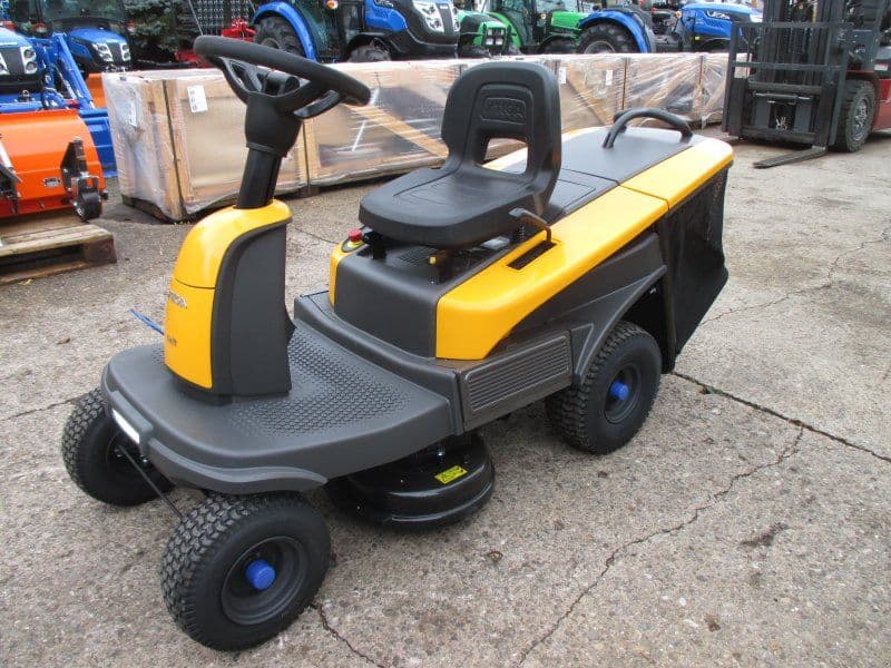 Stiga Swift 372e mit 4 Wechselakkus (2 x 5 Ah, 2 x 7,5 Ah)