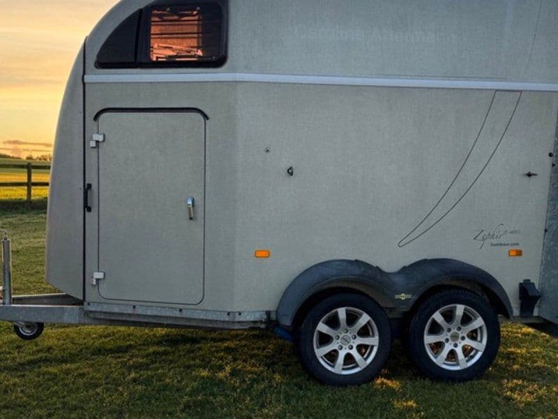 Humbaur Zephir  Heste