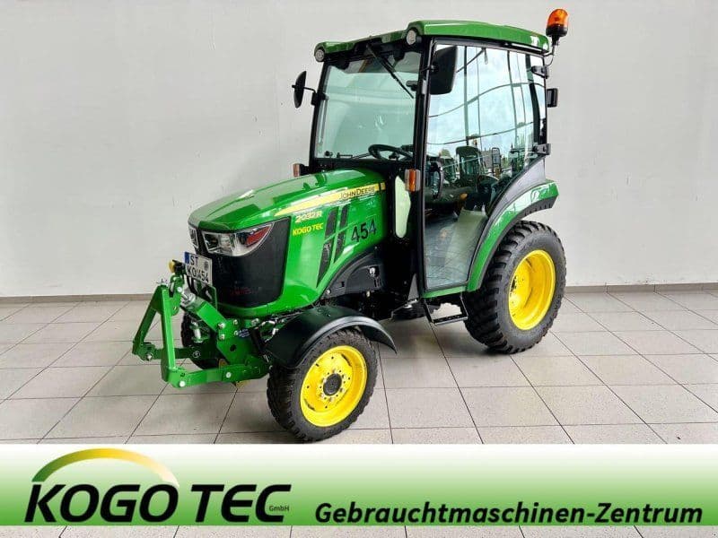John Deere 2032R
