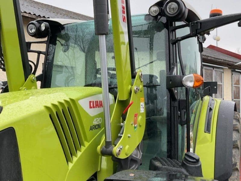 Claas Arion 420