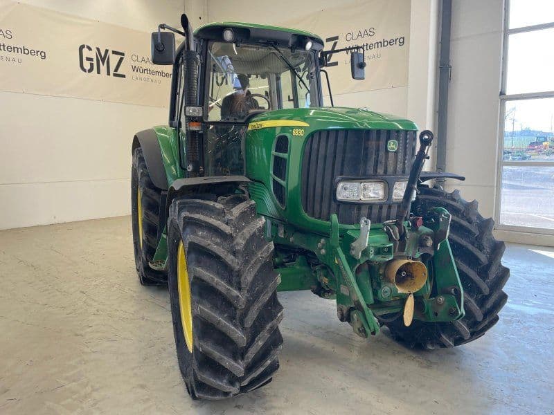 John Deere 6830