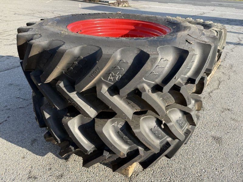 BKT 420/90 R30   (16.9 R30)