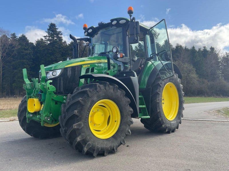 John Deere 6120M