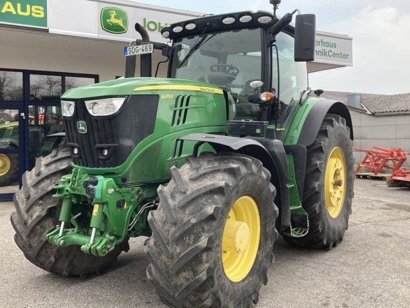 John Deere 6215R