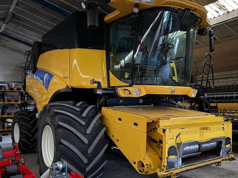 New Holland CR9080 + 30” VarioFeed