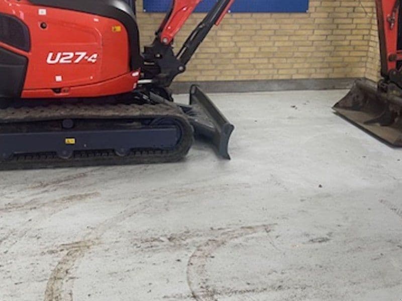 Kubota U27-4