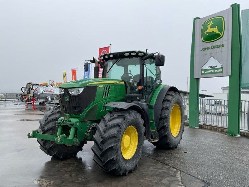 John Deere 6210R