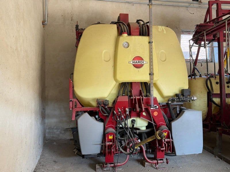 Hardi Mega 2200l+1500l Fronttank