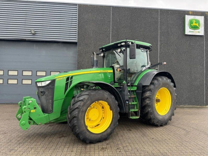 John Deere 8320R
